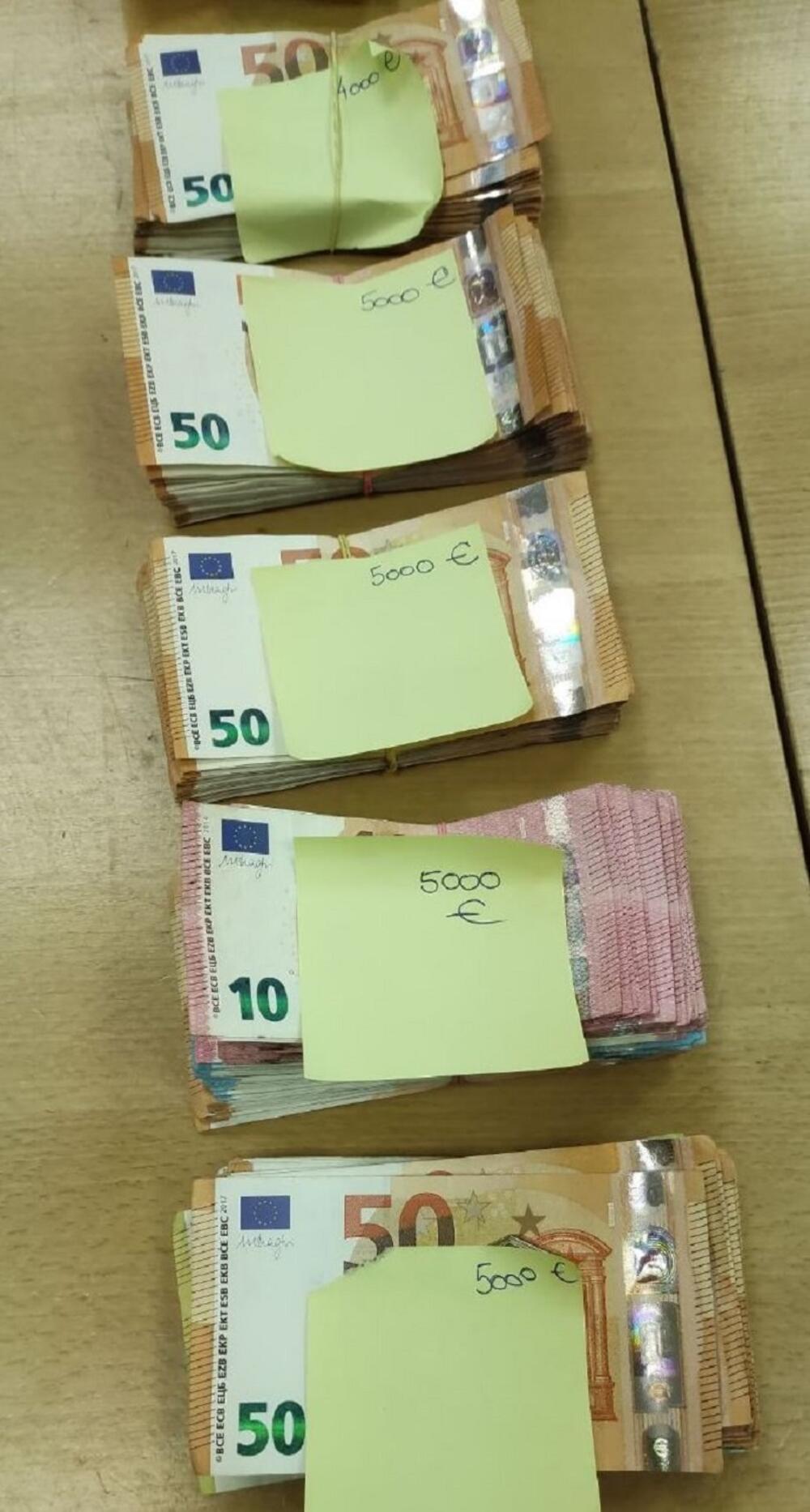 Zaplena novca, Novac