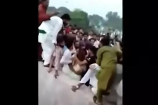 HOROR U PAKISTANU: Kamenovali čoveka pa ga mrtvog OBESILI, ovo je RAZLOG!