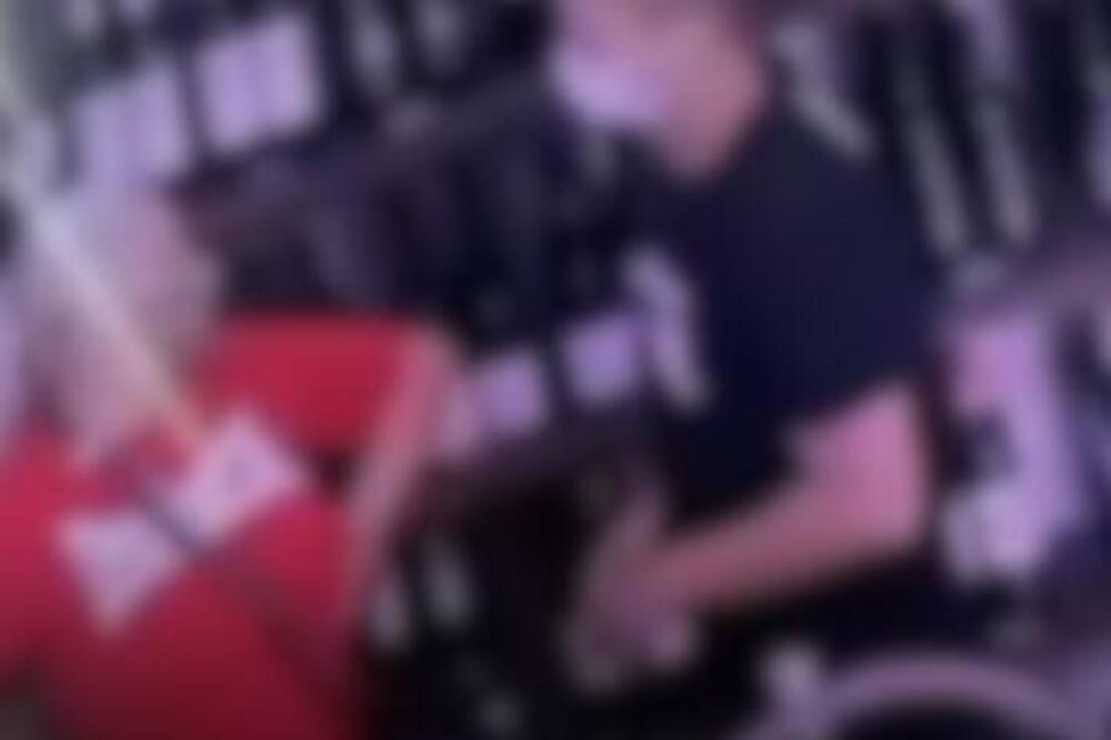 NEVIĐENA KRAĐA U TROGIRU: Dok se devojka pravila da kupuje vino, dečko učinio ODVRATNU stvar, alarmirana i policija