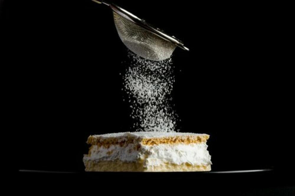 IZGLEDOM PODSEĆA NA KREMŠNITE, A KAO STVORENA JE ZA AMATERE: Ovaj recept pravi je HIT