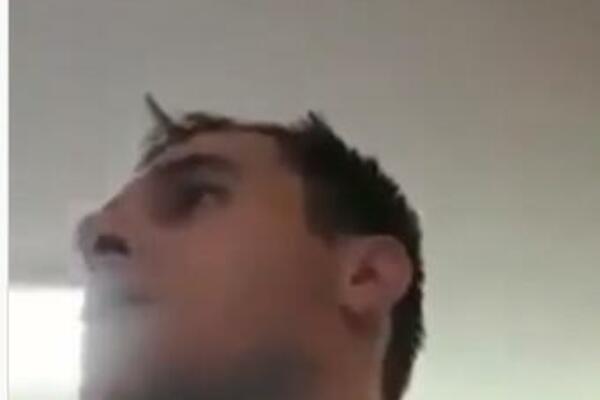 ANTIMASKER NAPRAVIO ŠOU U MARKETU, POZVAO SE NA USTAV SRBIJE: "Oni koji nose maske su POGODNI LOGORAŠI" (VIDEO)