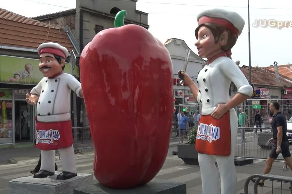 NA ROŠTILJIJADI U LESKOVCU OBOREN REKORD: Šta mislite, koliko je teška ŠAMPIONSKA PLJESKA?