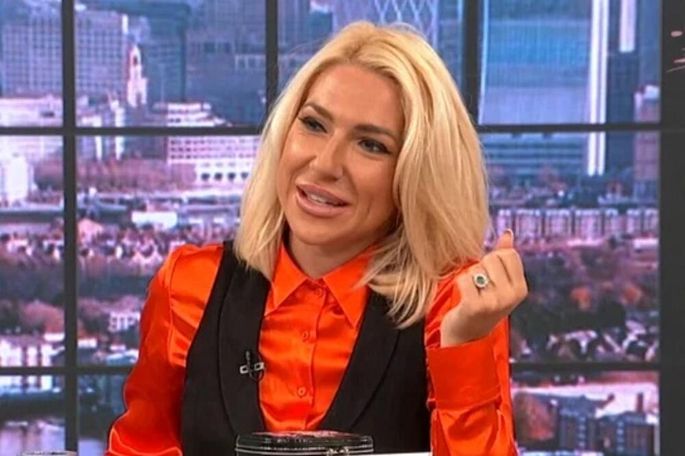 AU, ČOVEČE, KAKAV AUTO VOZI JOVANA JEREMIĆ! Provozala se po ŠIMANOVCIMA da je svi vide!