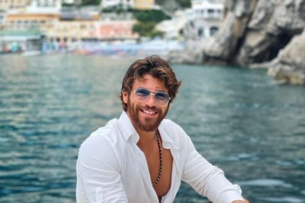 ZAVIRITE U LUKSUZNI DOM NAJZGODNIJEG TURSKOG GLUMCA: Ovaj zavodnik definitivno ima dobar ukus! (FOTO)