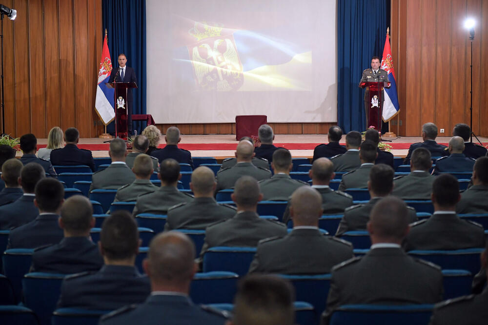 STEFANOVIĆ: Vojska Srbije jača za 93 podoficira