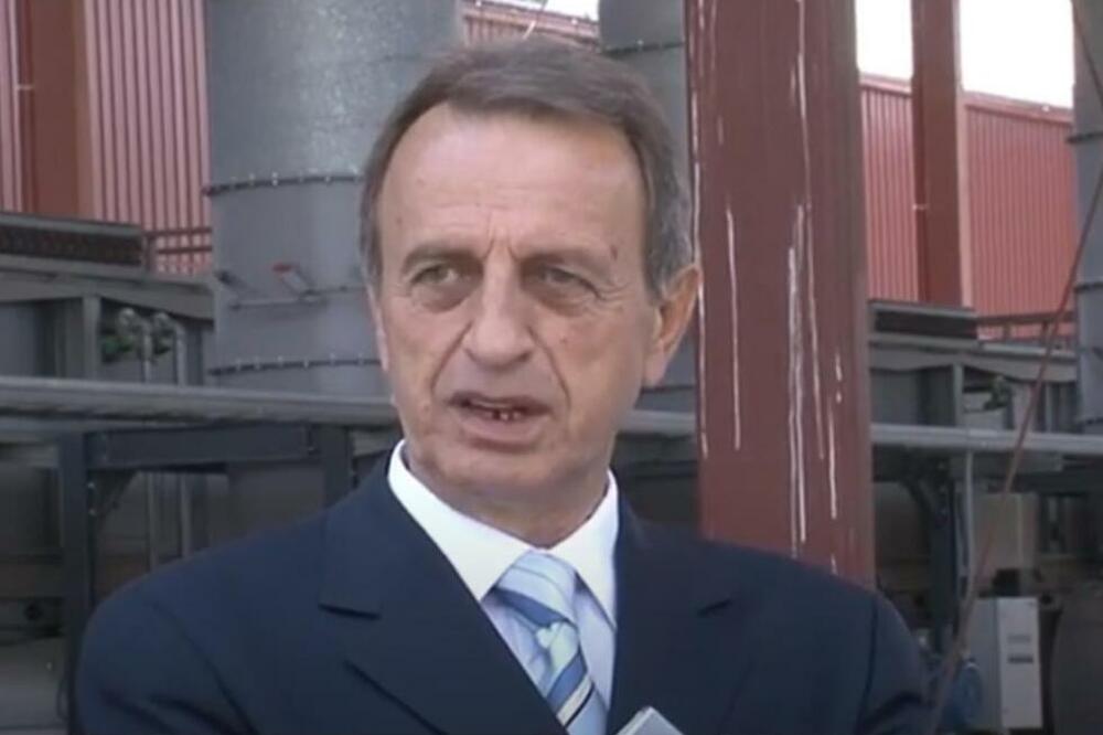 UHAPŠENI BIZNISMEN I NJEGOVI SINOVI! Kum Mila Đukanovića tereti se za pranje novca i zloupotrebu ovljašćenja!