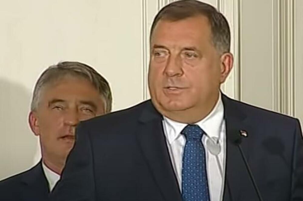 ŽELJKO KOMŠIĆ SE SMEJE I PREVRĆE OČIMA DOK DODIK DAJE IZJAVU: Pa, ovo nema nigde (VIDEO)