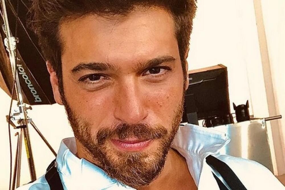 ODUŠEVLJEN NAŠOM PRESTONICOM! TURSKI GLUMAC PODELIO PRVE UTISKE: "SRBI ZNAJU KAKO DA SE ZABAVE! Beograd je zakon!"