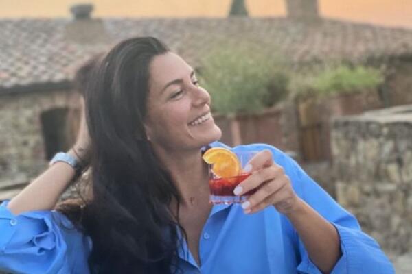 MOTIVACIONE PORUKE PO ZIDOVIMA, NEŽNO I MODERNO: Pogledajte kako izgleda stan Marije Kilibarde i Baneta Vučelića!