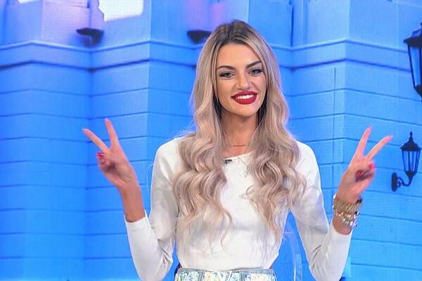 SVI SE SMEJU TARI SIMOV: Maca je ponovo SPUSTIO, odmah je pobegla! (VIDEO)