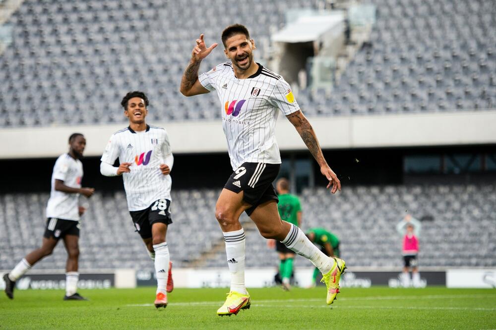 MITROVIĆ ČUVA FULAM NA VRHU: Asistirao, pa sam pogodio, pa promašio penal!