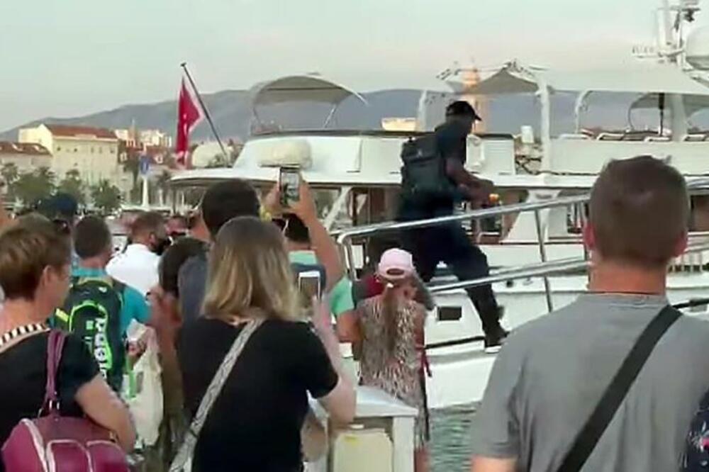 MAJKL DŽORDAN STIGAO U CRNU GORU NA JAHTI OD MILION EVRA NEDELJNO!