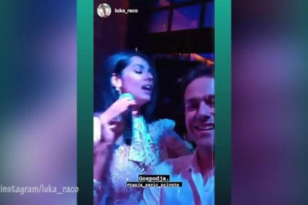 SRPSKI GLUMAC NA NASTUPU TANJE SAVIĆ: Ona mu otpevala pesmu na uvce, a dobio je i POLJUBAC na kraju! (FOTO)