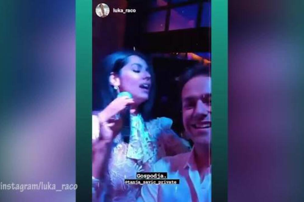 SRPSKI GLUMAC NA NASTUPU TANJE SAVIĆ: Ona mu otpevala pesmu na uvce, a dobio je i POLJUBAC na kraju! (FOTO)