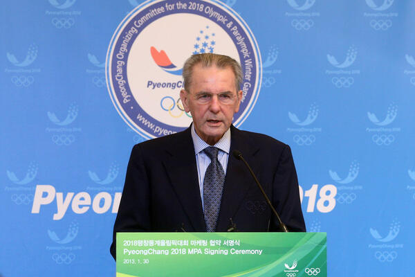 TRAGIČNA VEST: Preminuo bivši predsenik MOK-a Žak Rog!