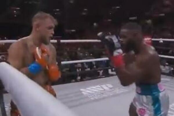 JUTJUBER POBEDIO UFC BORCA, A DOBIO BATINE: Navijači ga ismevaju, on uzeo lovu i zakazao duel sa Fjurijem! (VIDEO)