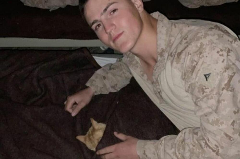 "POSLAO JE MOG SINA DA UMRE": Marinac (22) poginuo u napadu u Kabulu, za 3 nedelje bi postao OTAC (FOTO)