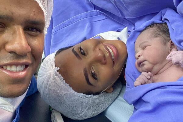 SIN VAM JE PREVIŠE SVETLE PUTI DA BI BIO VAŠE DETE! Roditelji se suočili sa JEZIVIM rasističkim uvredama! (FOTO)