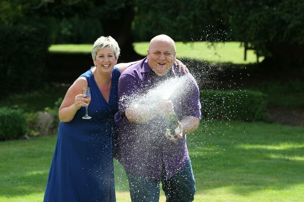 OSVOJILI SU DŽEKPOT OD 148 MILIONA, A ONDA JE SVE KRENULO NIZBRDO: Sin (13) se bori za život, za to je kriva ĆERKA