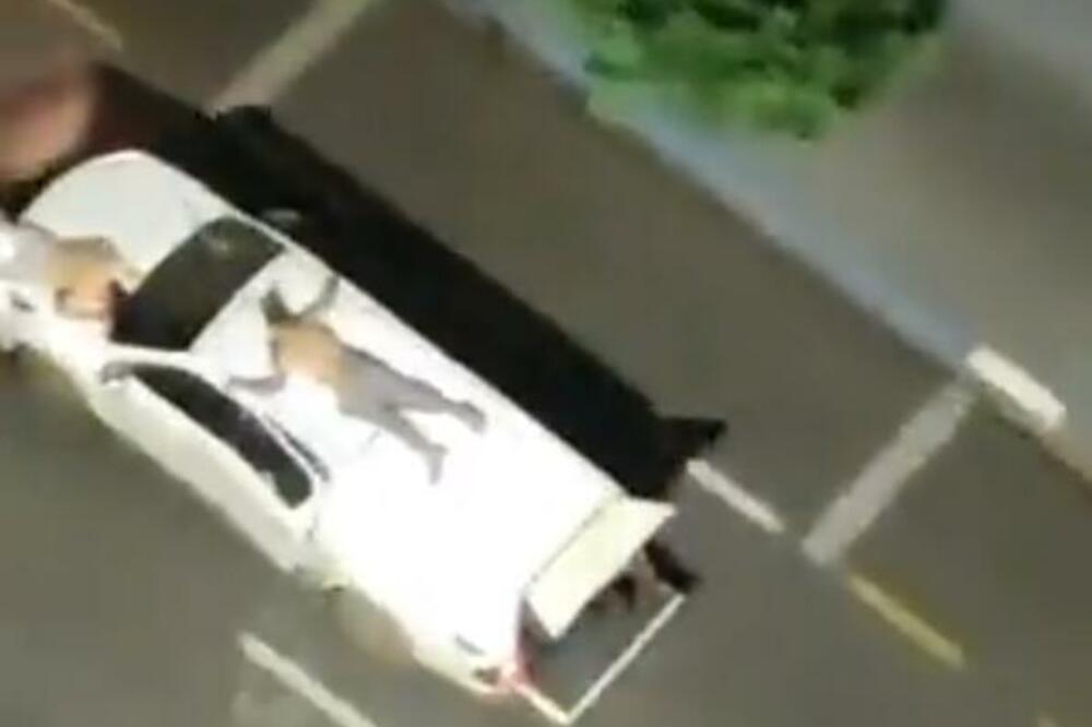 TALAČKA KRIZA U BRAZILU: Jezivi snimci terora kriminalne grupe, taoci VEZANI za aute (VIDEO)