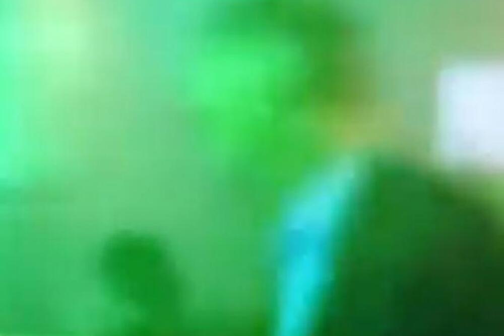 POZNATI POLITIČAR UHVAĆEN NEPRIJATNOJ SITUACIJI: Svedoci u neverici, MINISTAR u šoku (VIDEO)