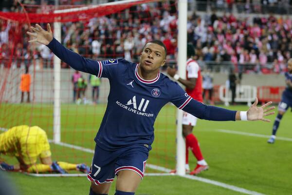 MLADI FUDBALER JE IZGLEDA PRELOMIO: Francuski mediji otkrili gde MBAPE nastavlja karijeru!