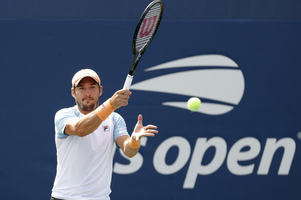 ODLIČNO JE POČELO: Lajović pobedio nervoznog Pera (FOTO)