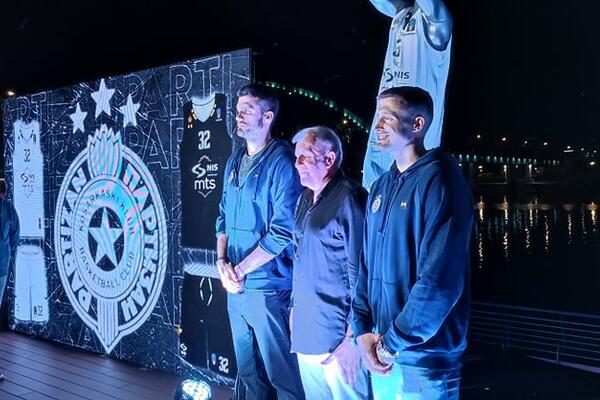 PARTIZAN PREDSTAVIO DRESOVE ZA NOVU SEZONU: Na njemu su detalji iz trofejne 1992. godine (VIDEO+FOTO)