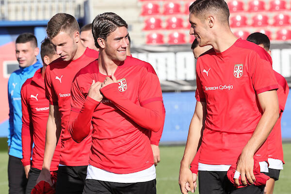 SRBIJA OSLABLJENA ULAZI U DUEL SA LUKSEMBURGOM: Piksiju baš "škripi" u poslednjoj liniji!