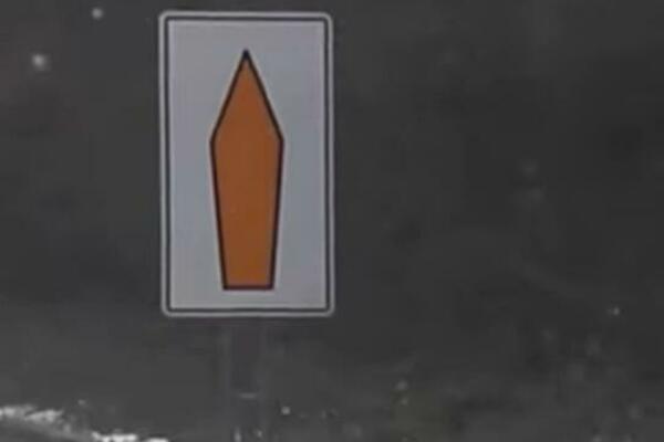 VOZAČI SU ČESTO ZBUNJENI OVIM SAOBRAĆAJNIM ZNAKOM NA NEMAČKIM PUTEVIMA: Znate li šta znači?