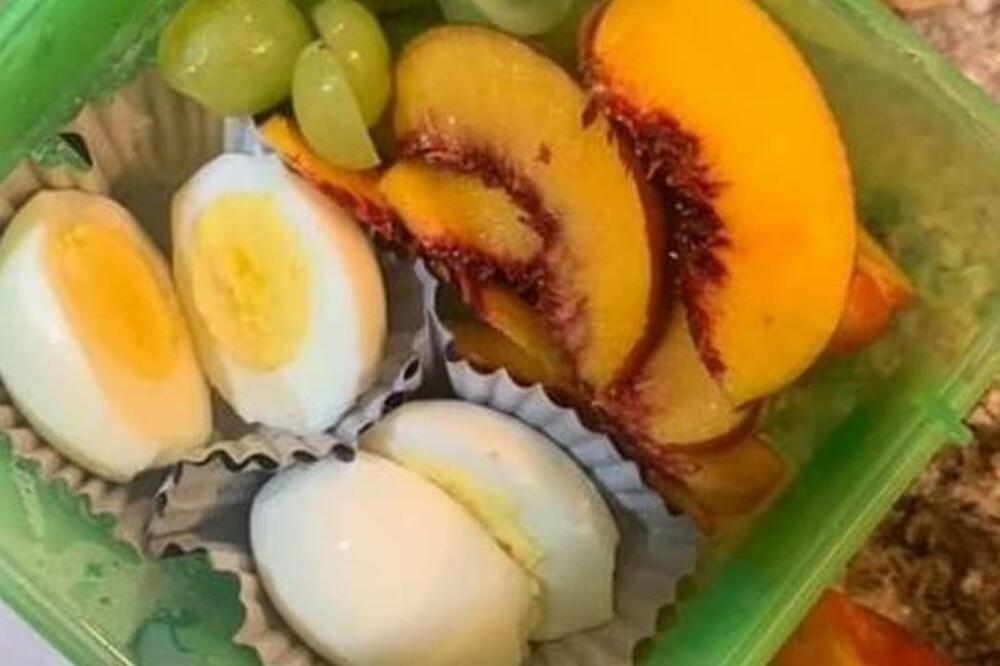 OVOG DEČAKA SU ISMEVALI U ŠKOLI ZBOG UŽINE, MAJCI NIJE JASNO ZAŠTO: Šta vi mislite, U ČEMU JE PROBLEM?