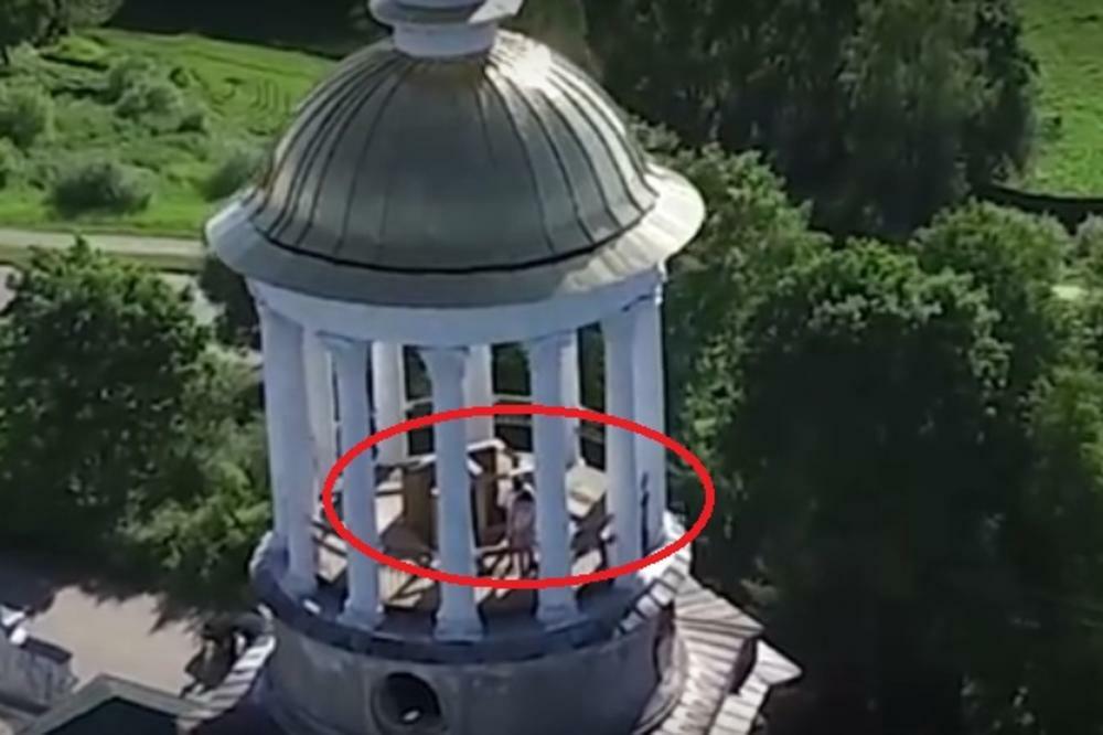 DRON SNIMIO PAR U LJUBAVNOM ZANOSU NA VRHU MANASTIRA: Nisu se libili ničega iako su na SVETOM MESTU! (VIDEO)
