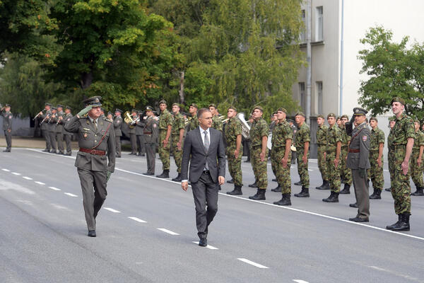Ministar odbrane Srbije: Vojska je spremna