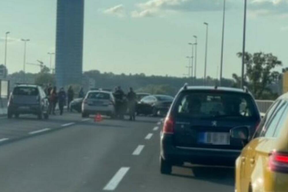 LANČANI SUDAR NA MOSTU NA ADI: Saobraćaj usporen, smer se odvija u jednoj traci