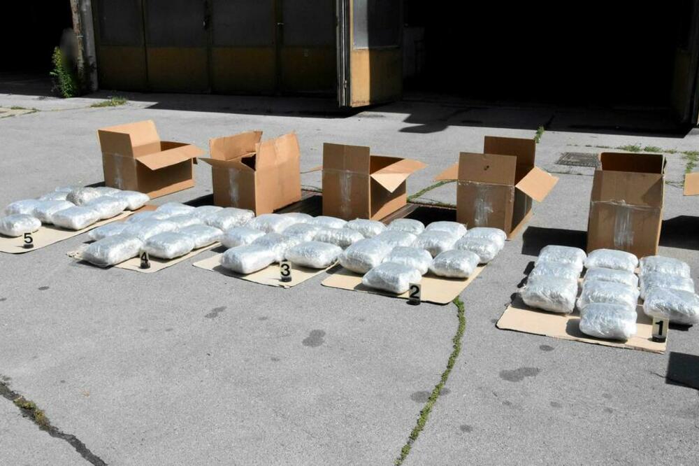 POLICIJSKA AKCIJA NA PALIĆU: Vranjanac u "Pežou" pokušao da prokrijumči 53 kilograma marihuane