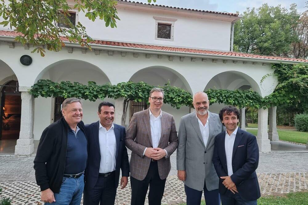 SVEČANA VEČERA U LJUBLJANI: Vučić i gradonačelnik raspravili KO JE DOMAĆIN VEČERI!