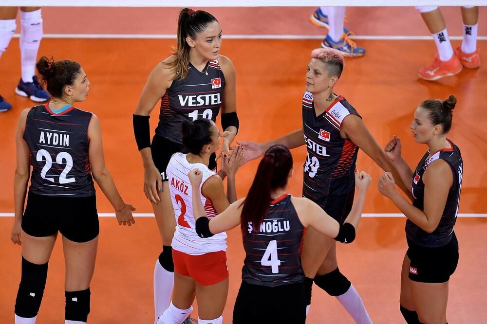 SRBIJA DOBILA MOGUĆEG RIVALA U POLUFINALU: Turska maksimalnim rezultatom porazila Poljsku