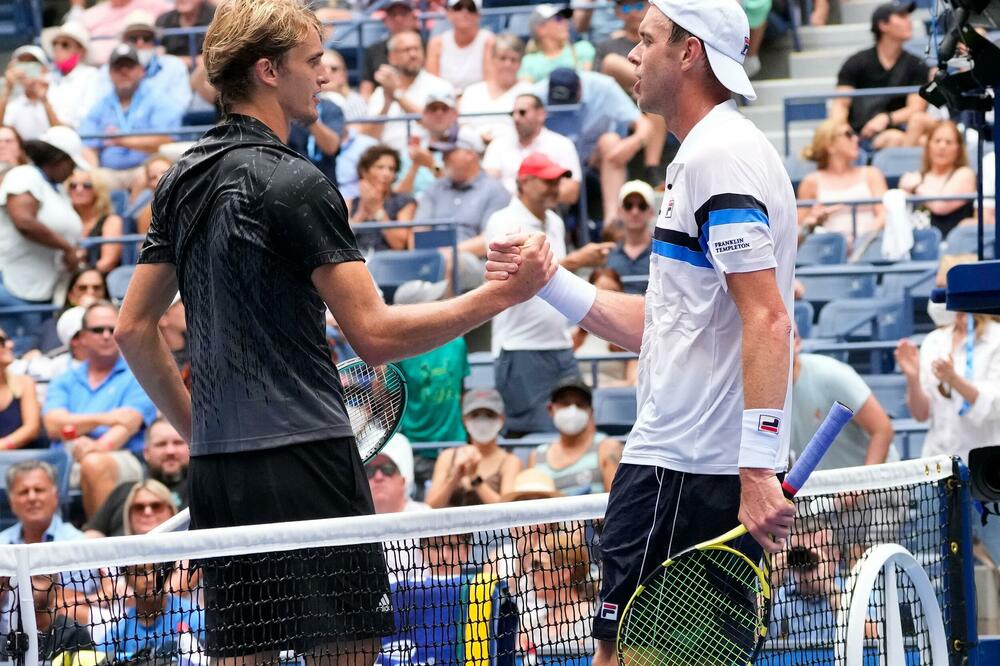 BILO JE IZNENAĐENJA: Ispali Hačanov i Gofan, Zverev i Barti prošli dalje (FOTO)