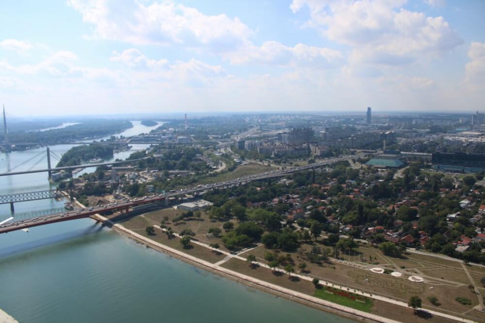 BEOGRAD OBELEŽAVA MEĐUNARODNI DAN PROTIV NASILJA NAD ŽENAMA! Zdanja osvetljena u narandžasto