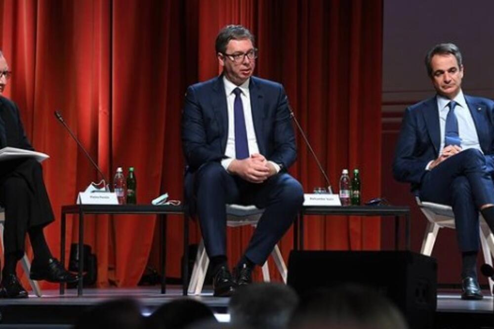 PREDSEDNIK VUČIĆ NA BLEDU: Verujem u ujedinjenu Evropu, ali nećemo nikoga moliti! (VIDEO)