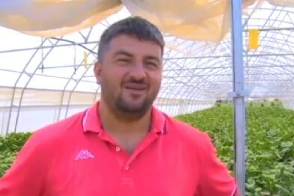 PORODIČNI POSAO, UKLJUČENI I MALIŠANI: Tošići iz Radaljeva funkcionišu kao sat,na njihovim proizvodima to se i VIDI