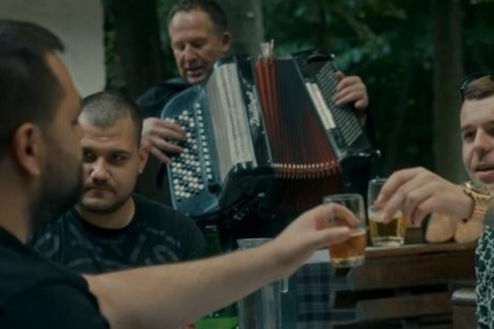 POTRESNO BOLNA ISPOVEST NAŠEG POZNATOG PEVAČA: Slobodanu je majka PREMINULA, posle toga i OTAC, a tu NIJE KRAJ