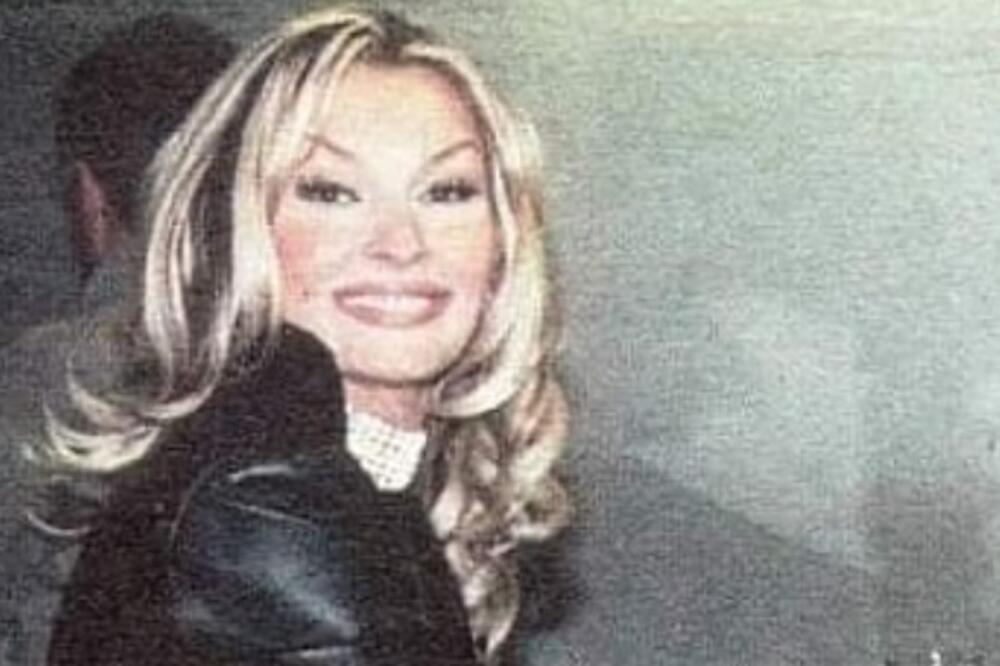 MUŠKARCI SU JE SANJALI NOĆIMA, VAŽI ZA NAŠU NAJVEĆU BOMBU: Znate li ko je na fotki?