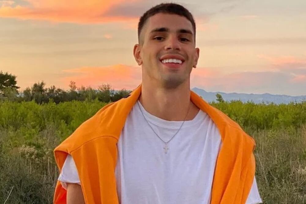 SRPSKI MANEKEN HODAO PO PISTI DOK JE PO NJEMU PADAO GRAD! Ogromna OLUJA, svetska ELITA bežala dok je REVIJA TRAJALA