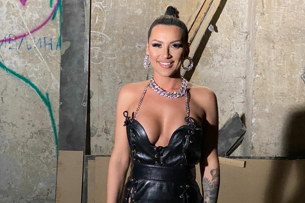 KITIĆEVA PARTNERKA U KOŽI I U LANCIMA! Takmičila se u "Zvezdama Granda" a sada snimila pesmu sa folk pevačem!