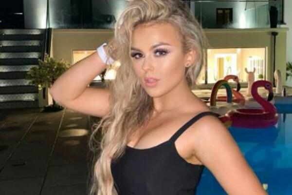 PEVAČICA IZAZVALA VELIKI BES U NARODU! Zbog diskriminacije MATORIH ljudi IZGUBILA BRDO OBOŽAVATELJA!