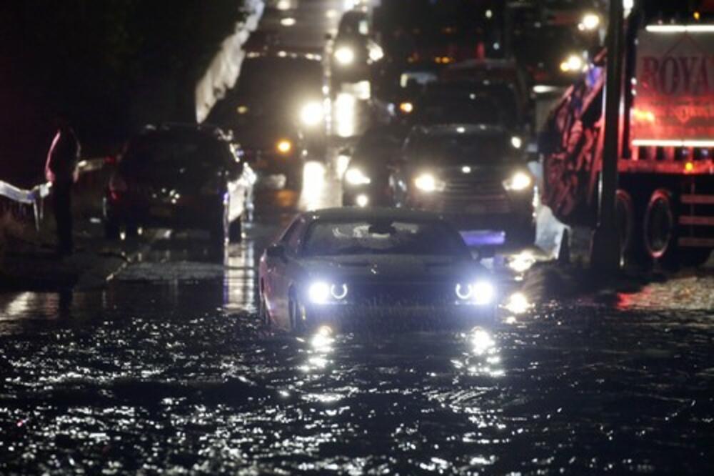 PROGLAŠENO VANREDNO STANJE U NJUJORKU zbog poplava izazvanih uraganom Ida! (VIDEO)