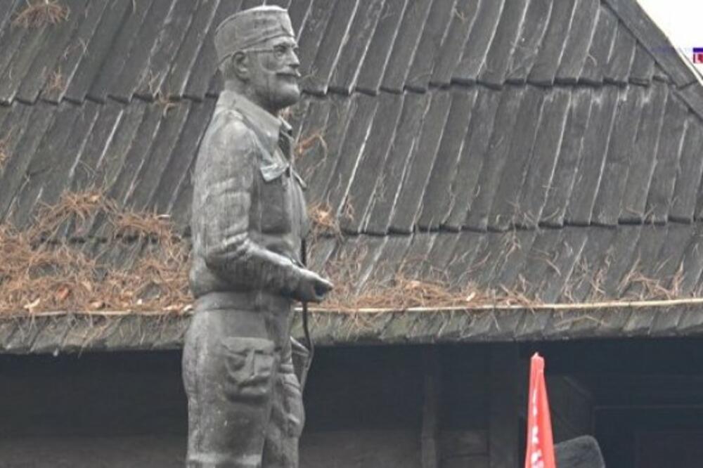 ČIČA DRAŽIN DOM MESTO ZA RUDARENJE KRIPTOVALUTA? Uhapšena grupa iz Ivanjice, napravili štetu preko 20.000 evra FOTO