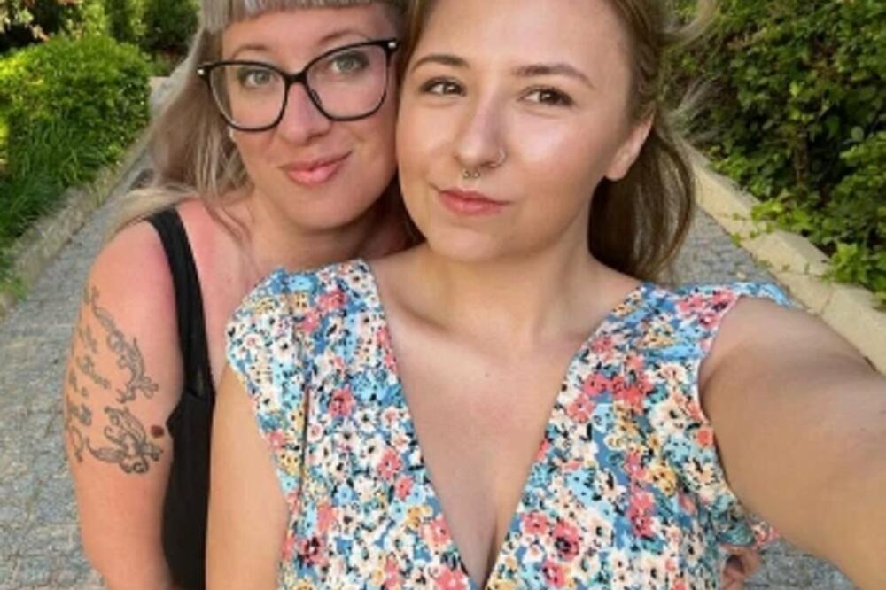 NEPOZNATI MUŠKARAC JOJ TRAŽIO DA MU POŠALJE 1 STVAR IZ KREVETA: Kad mu je odbrusila, doživela je još veči ŠOK