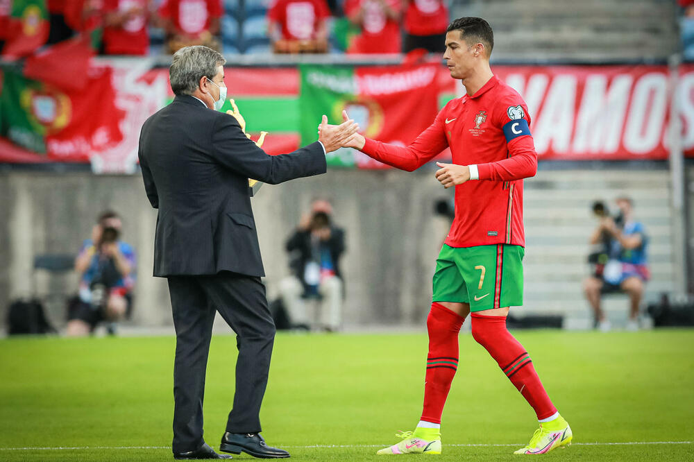 STRUČNI ŠTAB DAO DOZVOLU: Ronaldo napustio kamp reprezentacije (FOTO)